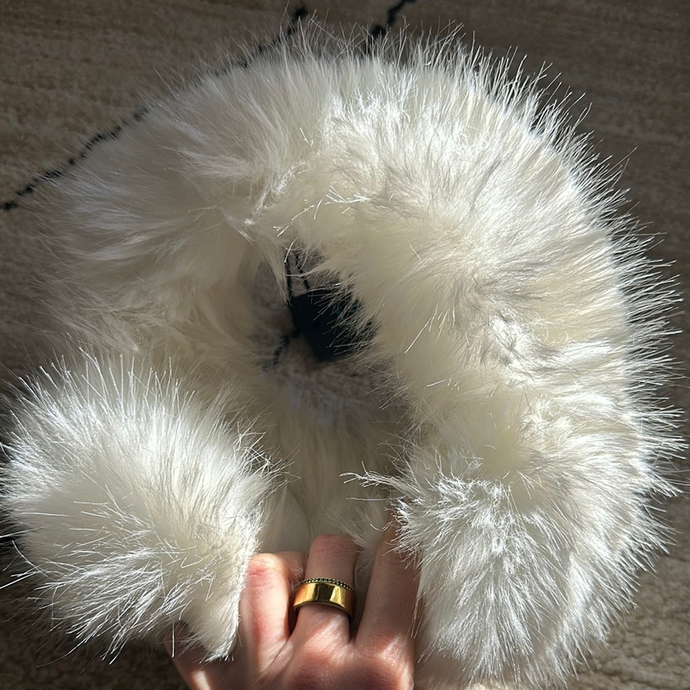 Fauz Fur Earmuffs in Ivory